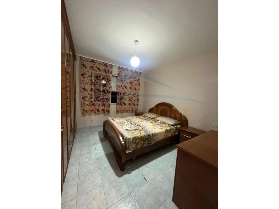 Tirane, jepet me qera 1+1 Kati 5, 450 € (Ish parku i autobuzave)