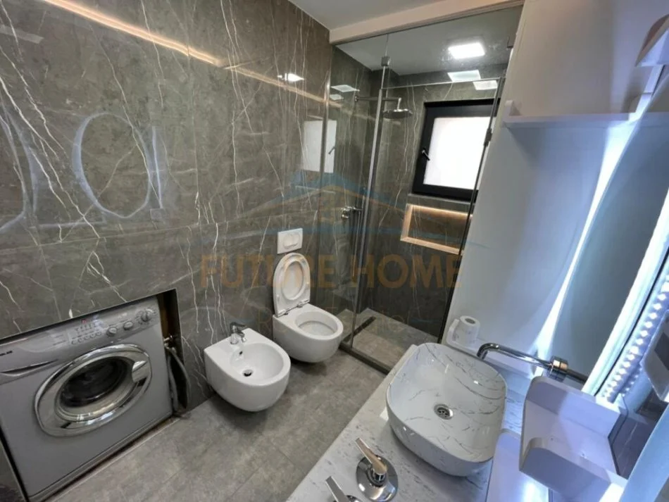 Tirane, shitet apartament 2+1 Kati 5, 65 m² 150.000 € (Ferit Xhajko)