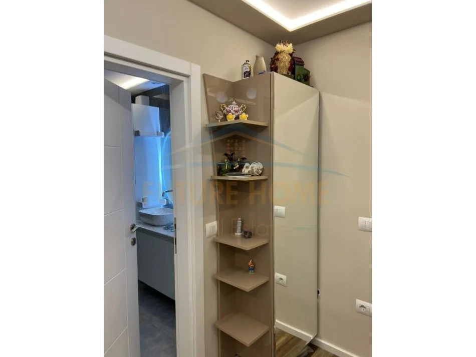 Tirane, shitet apartament 2+1 Kati 5, 65 m² 150.000 € (Ferit Xhajko)