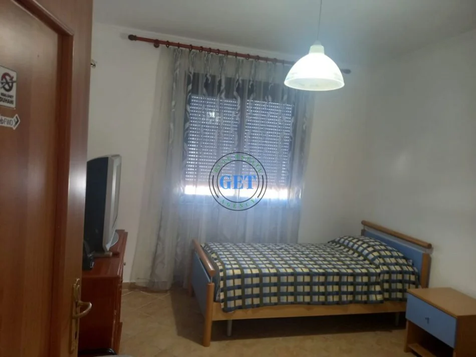 Durres, jepet me qera apartament 3+1 Kati 11, 155 m² 600 € (Qender, Durres)