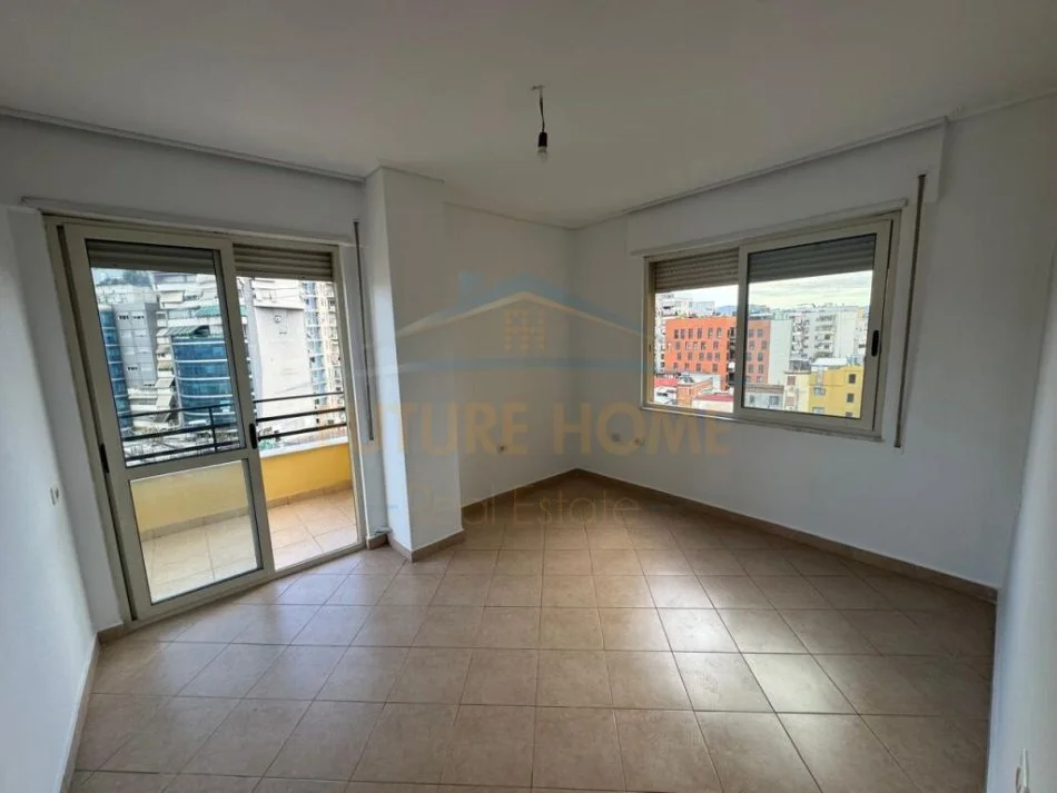 Tirane, jepet me qera apartament 2+1+Ballkon Kati 7, 92 m² 450 € (Selvia)