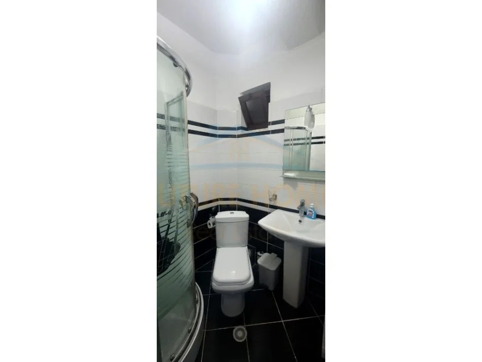 Korce, jepet me qera apartament 2+1+Ballkon Kati 2, 120 m² 300 €