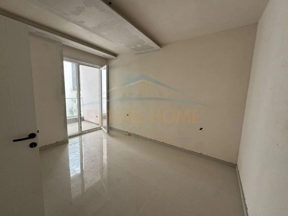 Durres, shitet apartament 2+1+Ballkon Kati 3, 90 m² 144.320 € (qerret)