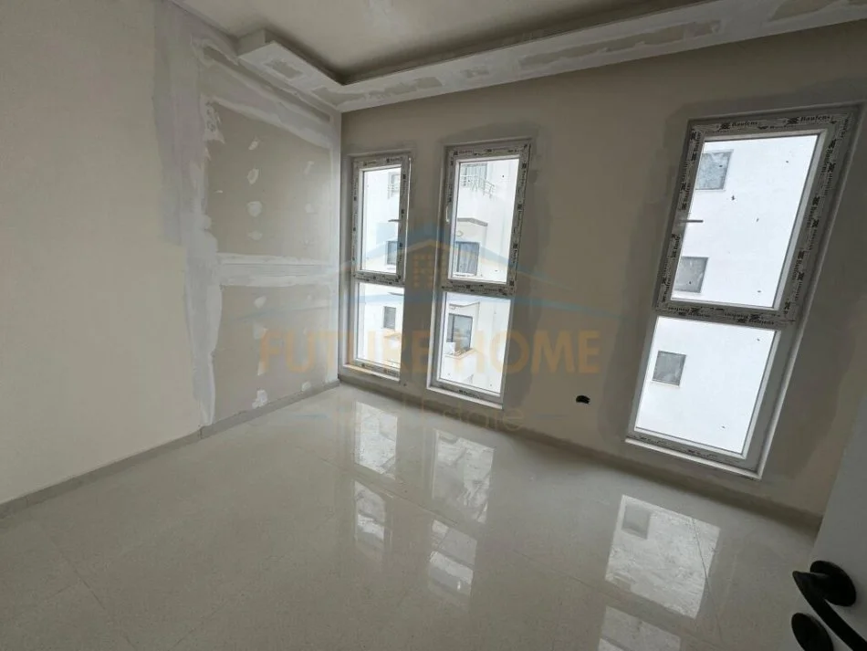 Durres, shitet apartament 2+1+Ballkon Kati 3, 90 m² 144.320 € (qerret)
