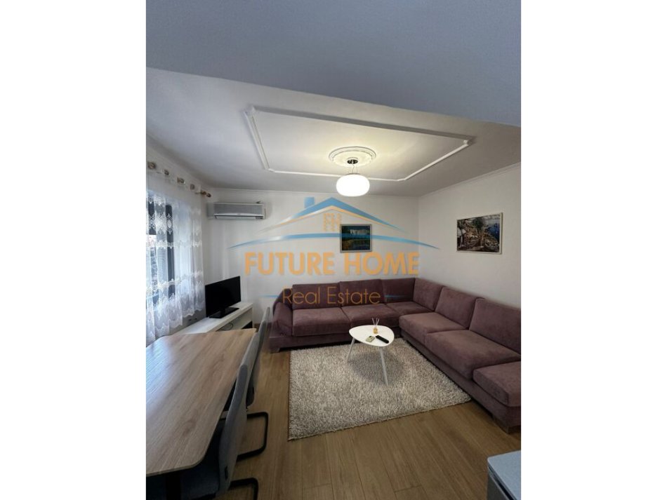 Tirane, jepet me qera apartament 1+1 Kati 2, 650 € (MYSLYM SHYRI)