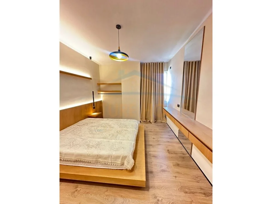 Tirane, jepet me qera apartament 1+1+Ballkon Kati 6, 76 m² 500 € (Yzberisht)
