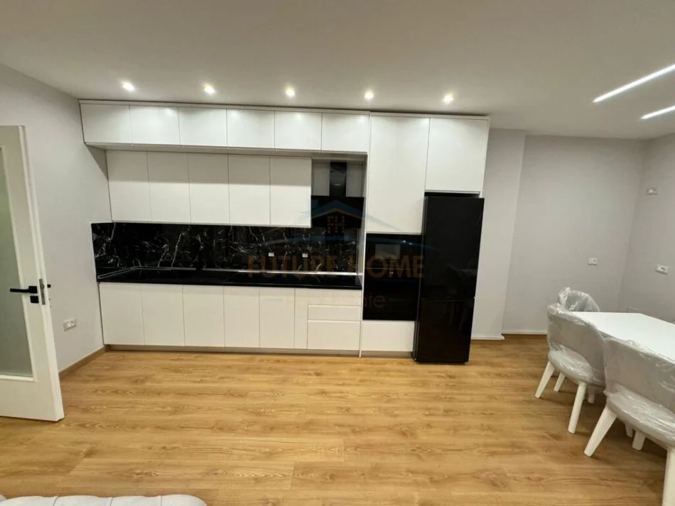 Tirane, shitet apartament 2+1 Kati 3, 90 m² 180.000 € (Kodra e Diellit)