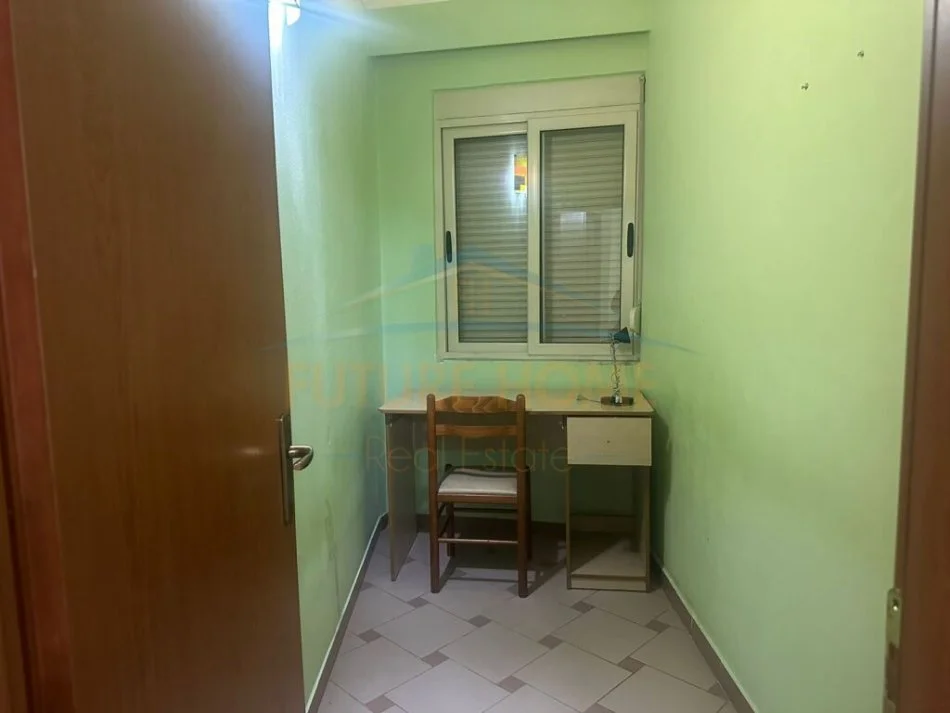 Tirane, jepet me qera apartament 1+1 Kati 1, 73 m² 650 € (Rruga e Bogdaneve)