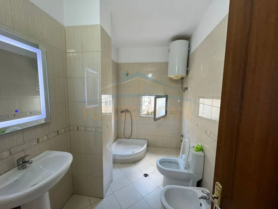Tirane, shitet apartament 2+1 Kati 5, 115 m² 138.000 € (UNAZA E RE)