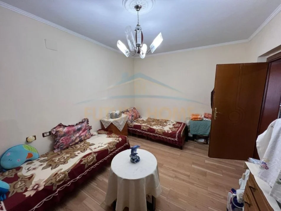 Korce, shitet apartament 2+1+Ballkon Kati 3, 65 m² 57.000 € 