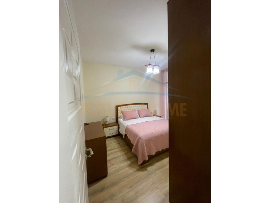 Tirane, jepet me qera apartament 1+1+Aneks+Ballkon Kati 4, 78 m² 700 € (Kopshti Zoologjik)