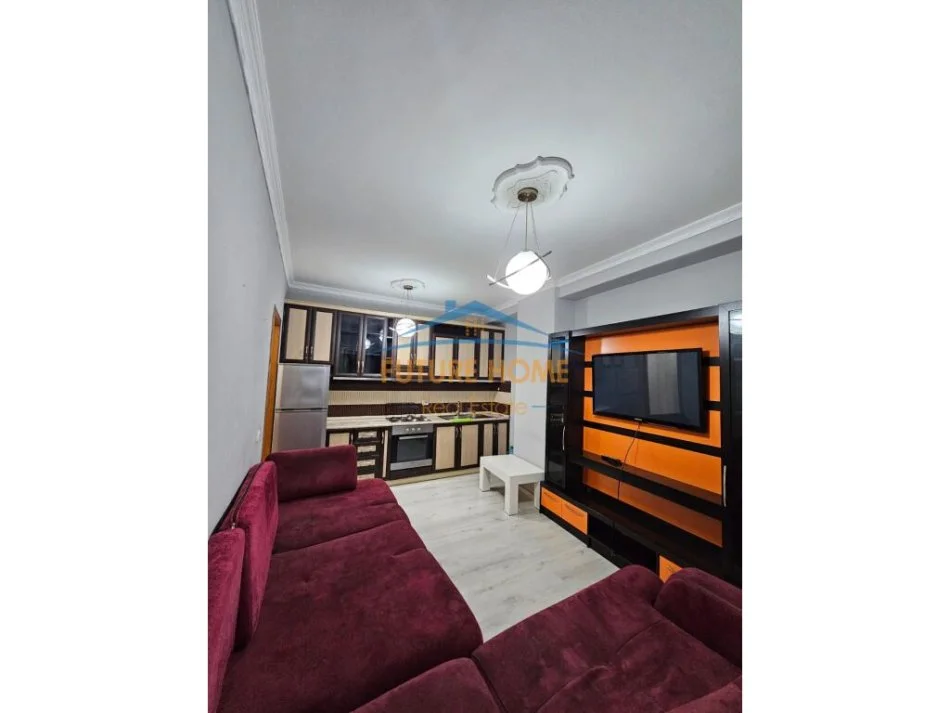 Tirane, jepet me qera apartament 1+1 Kati 2, 52 m² 400 € (Unaza e Re, Tirane)