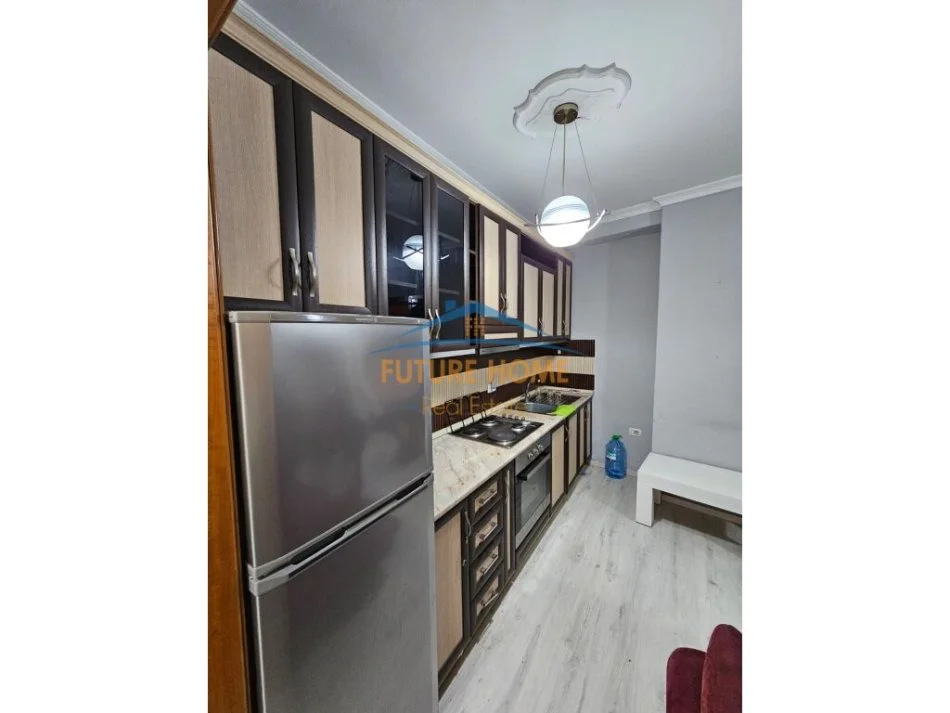Tirane, jepet me qera apartament 1+1 Kati 2, 52 m² 400 € (Unaza e Re, Tirane)