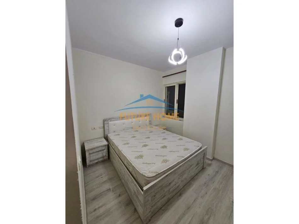 Tirane, jepet me qera apartament 1+1 Kati 2, 52 m² 400 € (Unaza e Re, Tirane)