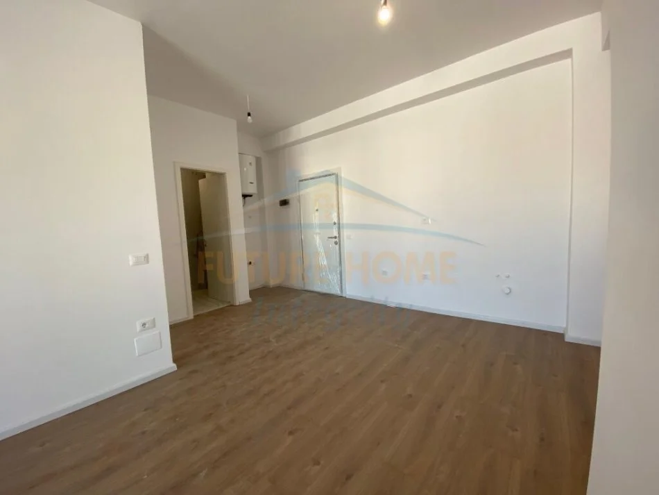 Tirane, shitet apartament 1+1+Ballkon Kati 7, 61 m² 83.000 € (ali demi)