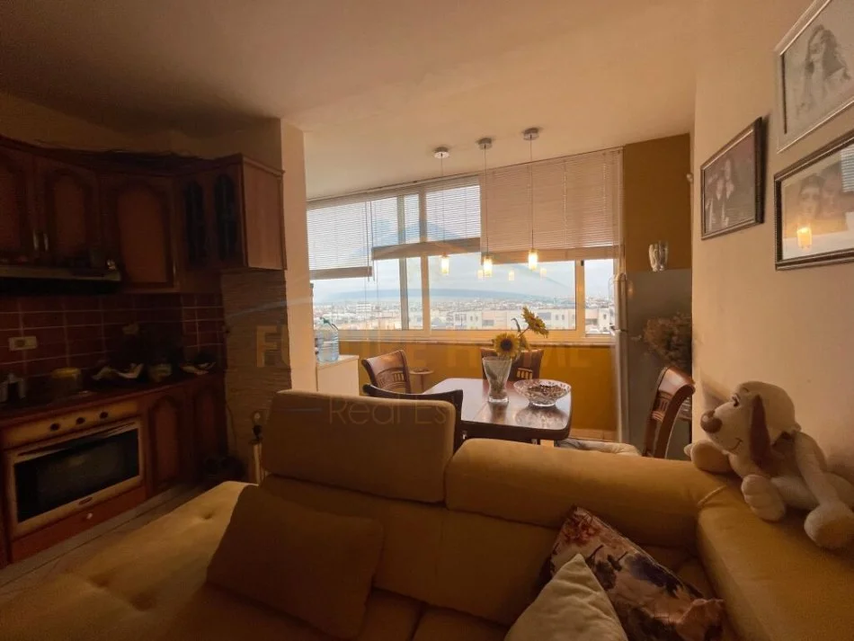 Durres, shitet apartament 2+1 Kati 5, 90 m² 90.000 € (Stadiumi)