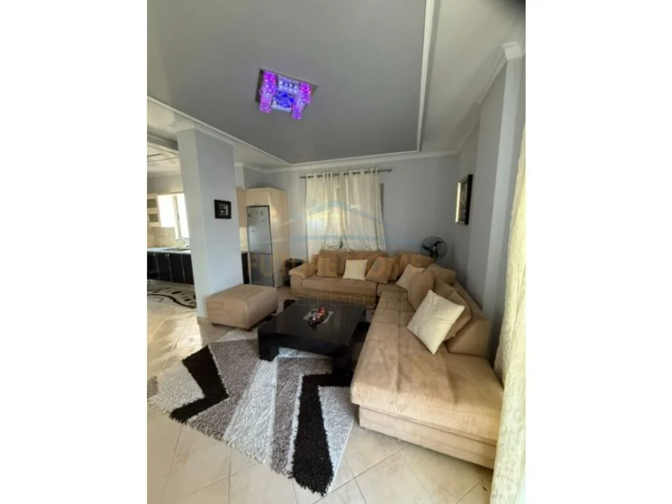 Tirane, jepet me qera apartament 2+1 Kati 4, 108 m² 580 € (Kodra e Diellit)