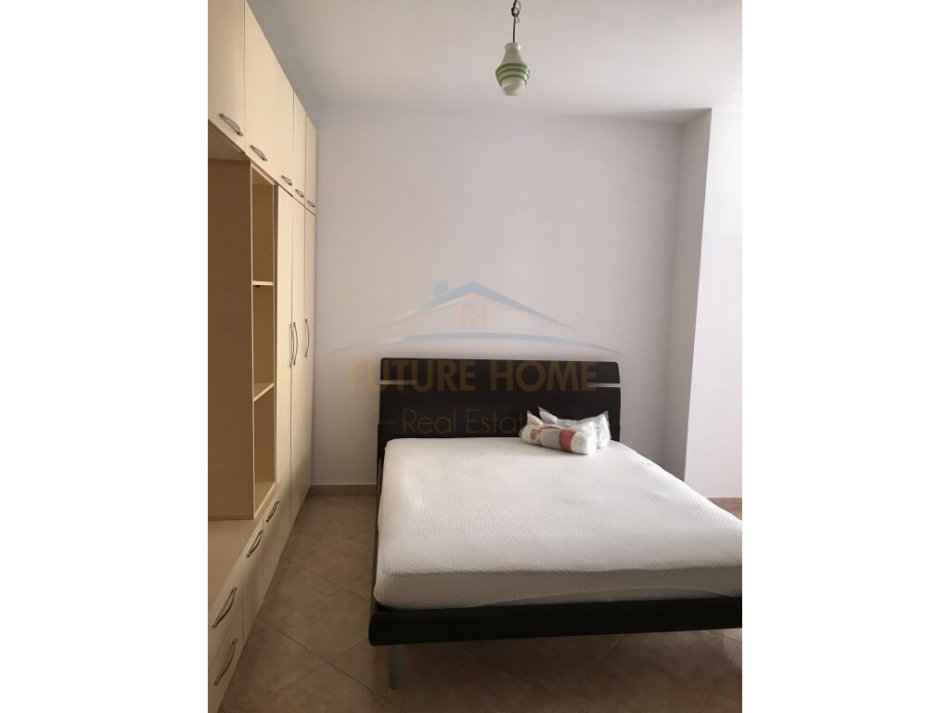 Tirane, jepet me qera apartament 2+1 Kati 4, 82 m² 500 € 