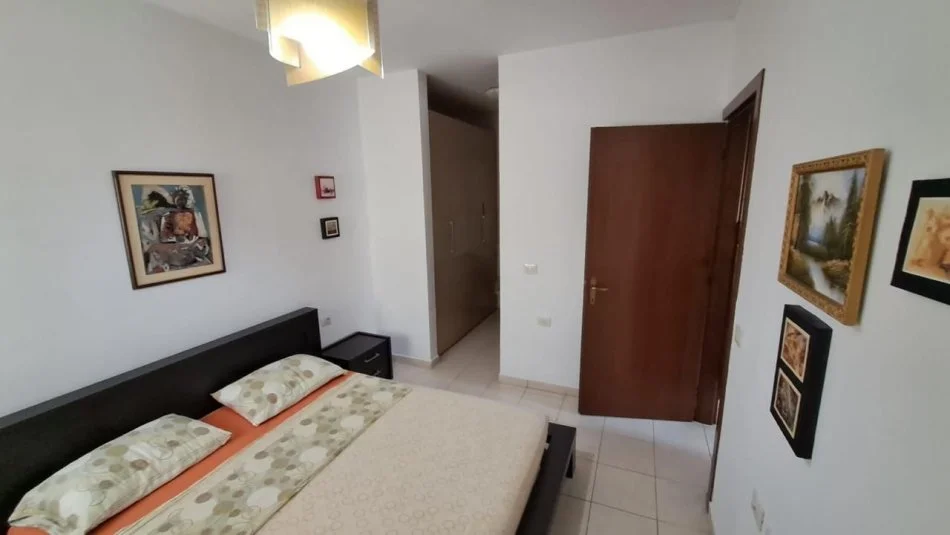 Tirane, jepet me qera apartament 2+1 Kati 4, 90 m² 600 € (Bar Agroni Fusha e Aviacionit)