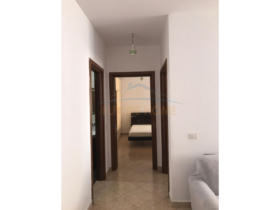 Tirane, jepet me qera apartament 2+1 Kati 4, 82 m² 500 € 