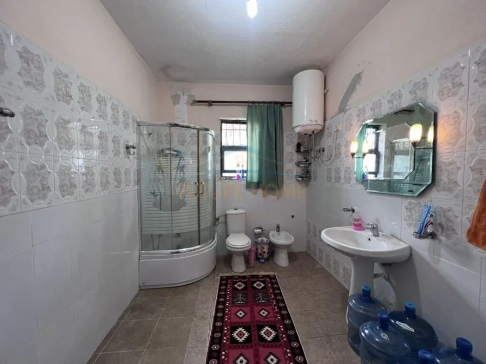 Tirane, jepet me qera 2+1 Kati 1, 120 m² 500 € (Spitali Ushtarak Tiranë)