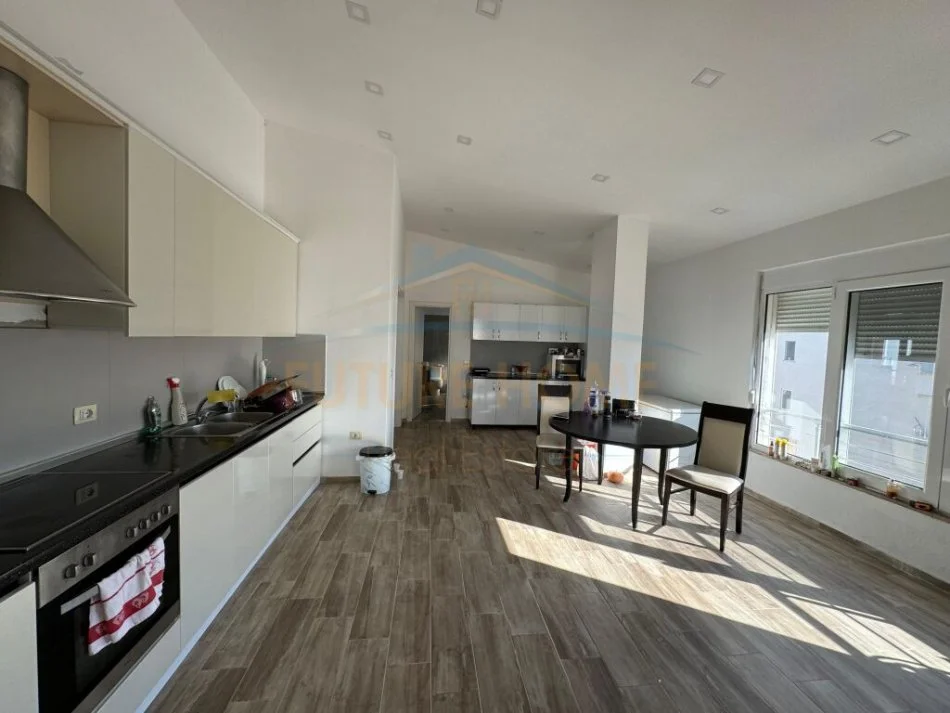 Durres, shitet apartament+verande | Penthouse 2+1+Ballkon Kati 6, 235 m² 433.000 € (qerret)