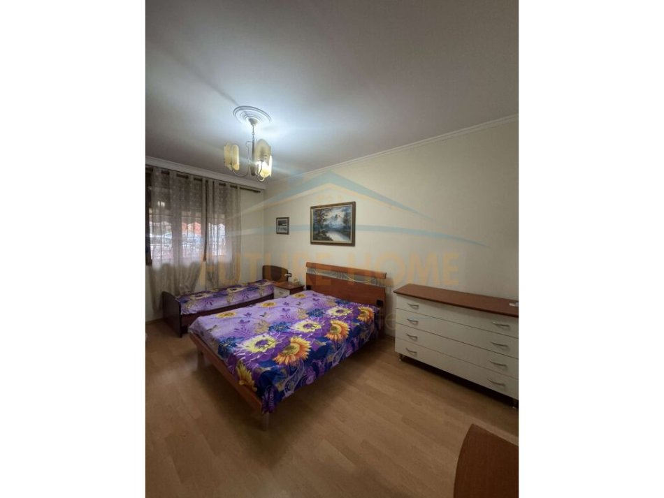 Tirane, jepet me qera apartament 2+1 Kati 0, 120 m² 650 € 