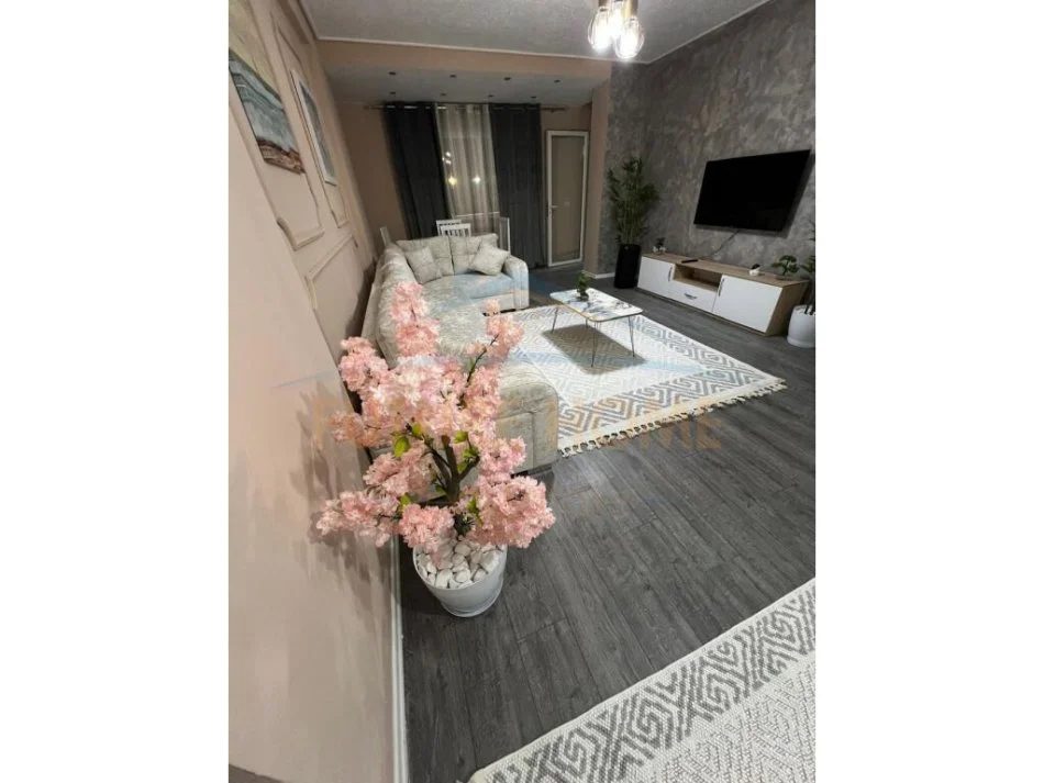 Durres, shitet apartament 2+1 Kati 2, 175 m² 126.000 € (ISH URT)