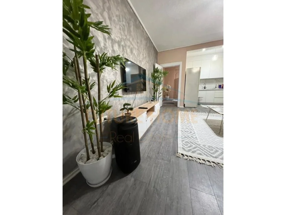 Durres, shitet apartament 2+1 Kati 2, 175 m² 126.000 € (ISH URT)