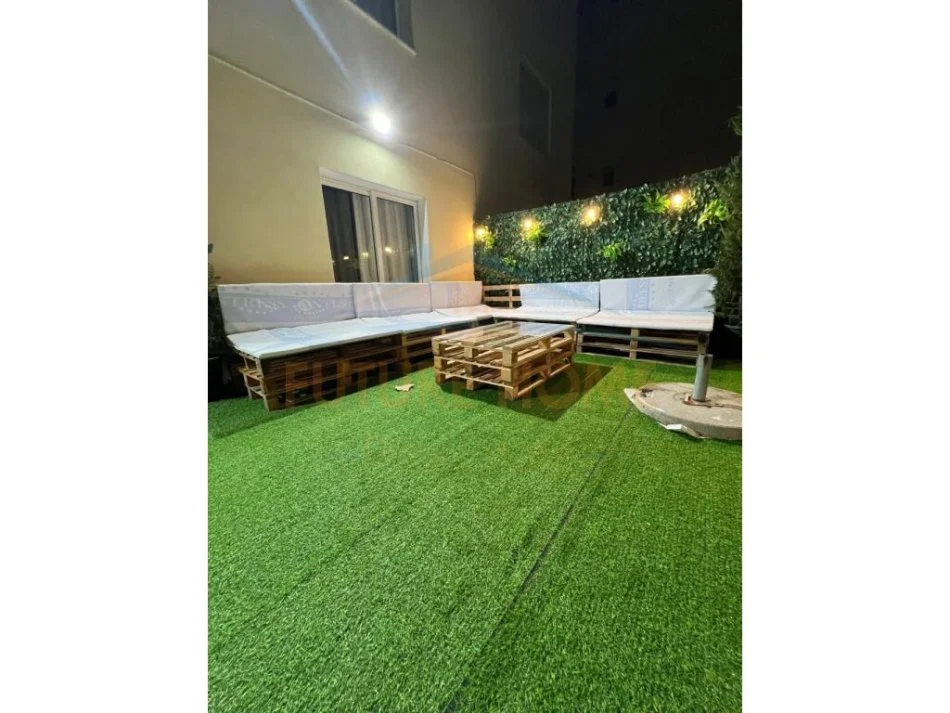 Durres, shitet apartament 2+1 Kati 2, 175 m² 126.000 € (ISH URT)