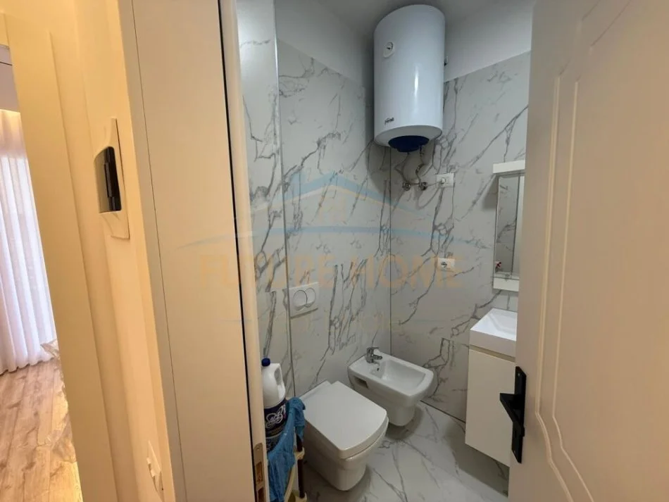 Tirane, jepet me qera apartament 2+1 Kati 5, 70 m² 700 € (KOMUNA E PARISIT TIRANE)