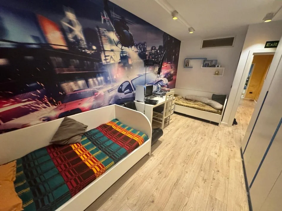 Tirane, jepet me qera apartament 3+1+Ballkon Kati 2, 130 m² 750 € (Vasil Shanto)