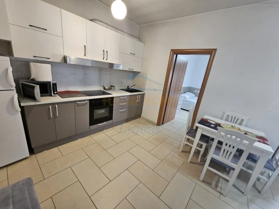 Tirane, jepet me qera apartament 1+1 Kati 11, 52 m² 650 € (Qender)