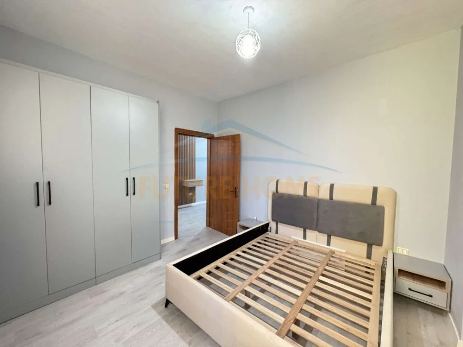 Tirane, shitet apartament 1+1 Kati 5, 66 m² 88.000 € (YZBERISHT)