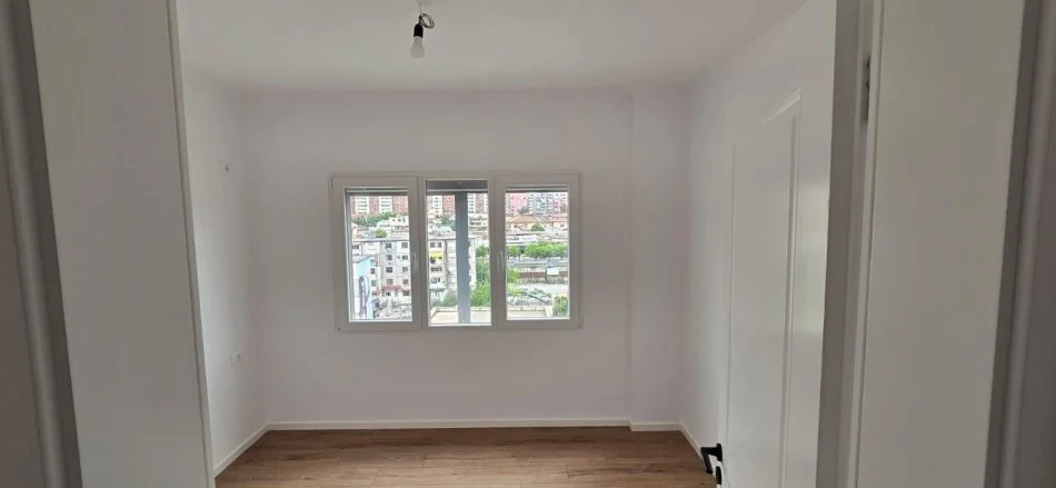 SHITET APARTAMENT 1+1  115.000 € ISH PARKU
