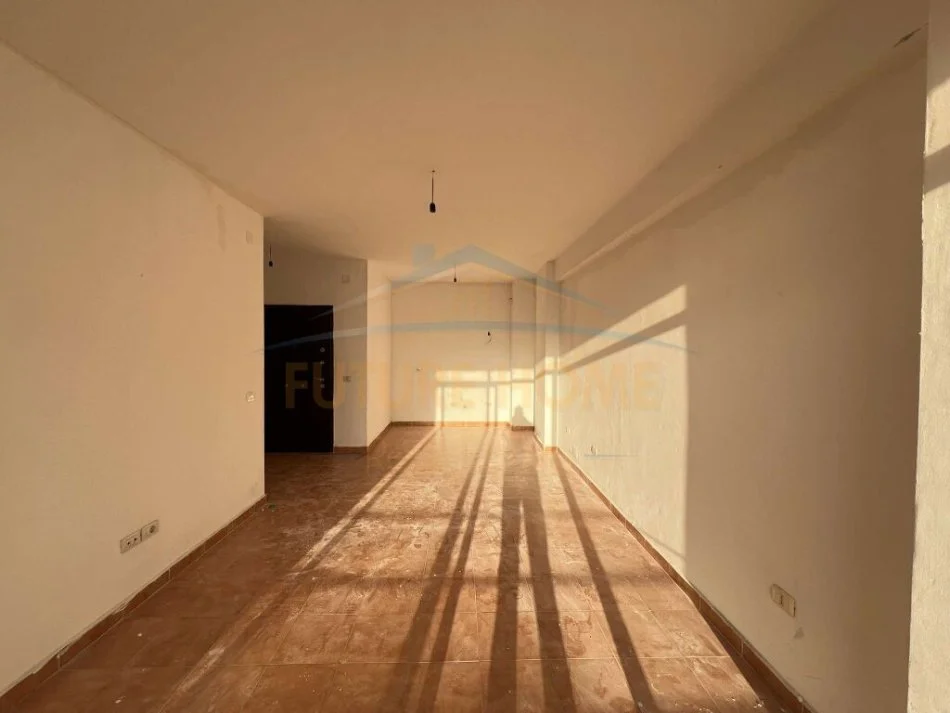 Tirane, shitet apartament 2+1 Kati 7, 92 m² 112.500 € (UNAZA RE)  UNA46899