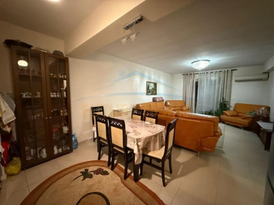 Tirane, shitet apartament 2+1+Aneks+Ballkon Kati 14, 123 m² 124.000 € (Kthesa e Kamzes)