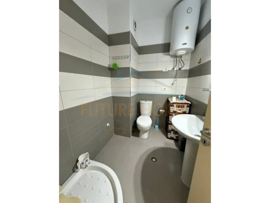 Tirane, shitet apartament 2+1+Aneks+Ballkon Kati 14, 123 m² 124.000 € (Kthesa e Kamzes)