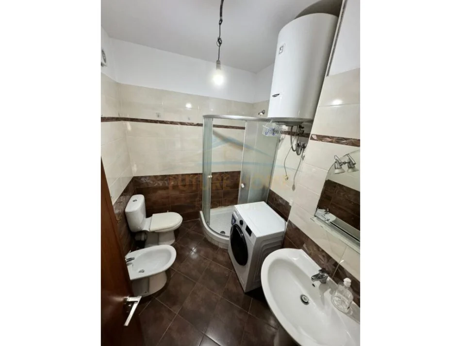 Tirane, jepet me qera apartament 1+1 Kati 4, 92 m² 500 € (Don Bosko)