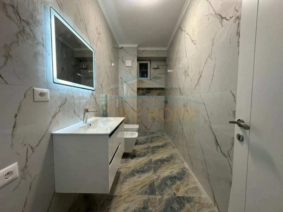 Tirane, shitet apartament 1+1 Kati 3, 63 m² 119.000 € (Kopshti Botanik)