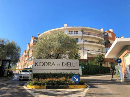 Tirane, shitet apartament duplex 3+1 Kati 1, 157 m² 280.000 € (Kodra e Diellit, Tiranë AREA46910)