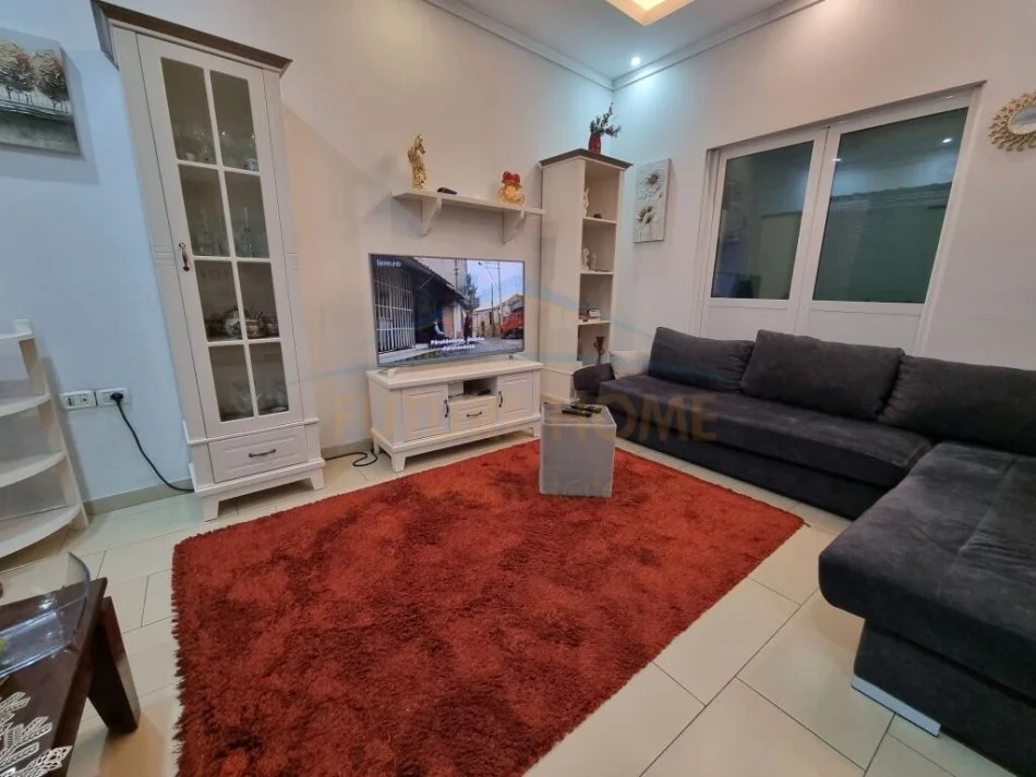 Tirane, shitet apartament 2+1 Kati 4, 55 m² 120.000 € (vasil shanto)