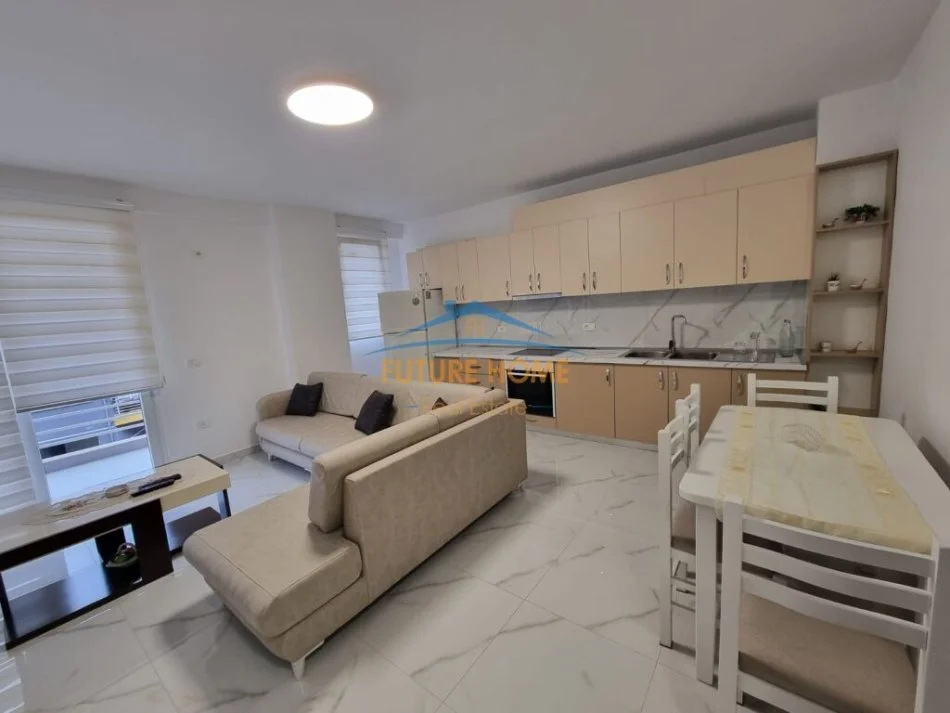 Tirane, jepet me qera 2+1 Kati 2, 100 m² 450 € (KOMPLEKSI TOM DOSHI)