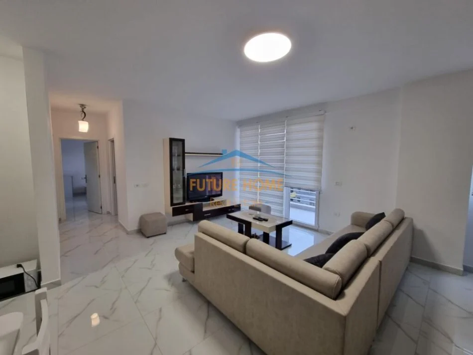 Tirane, jepet me qera 2+1 Kati 2, 100 m² 450 € (KOMPLEKSI TOM DOSHI)