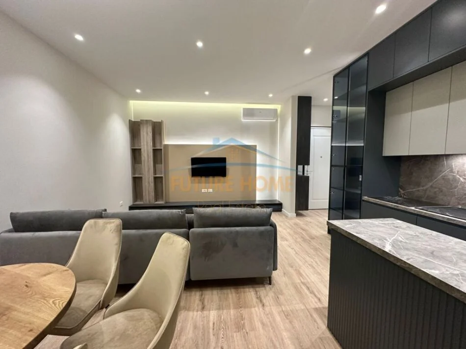 Tirane, jepet me qera apartament 1+1 Kati 7, 72 m² 800 € (KOMPLEKSI DELIJORGJI TIRANE)