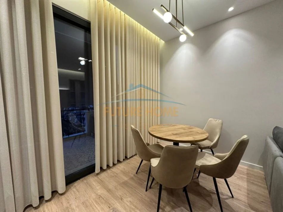 Tirane, jepet me qera apartament 1+1 Kati 7, 72 m² 800 € (KOMPLEKSI DELIJORGJI TIRANE)