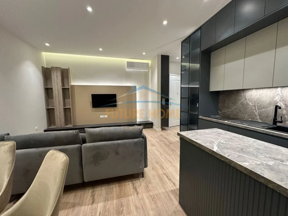Tirane, jepet me qera apartament 1+1 Kati 7, 72 m² 800 € (KOMPLEKSI DELIJORGJI TIRANE)