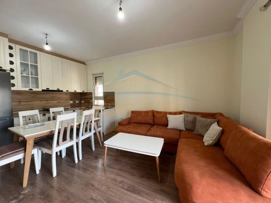 Durres, shitet apartament 2+1+Ballkon Kati 5, 90 m² 130.000 € (durres stadium)
