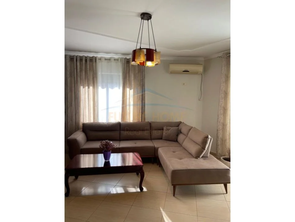 Tirane, jepet me qera apartament 2+1+Ballkon Kati 2, 106 m² 450 € (Fresk)