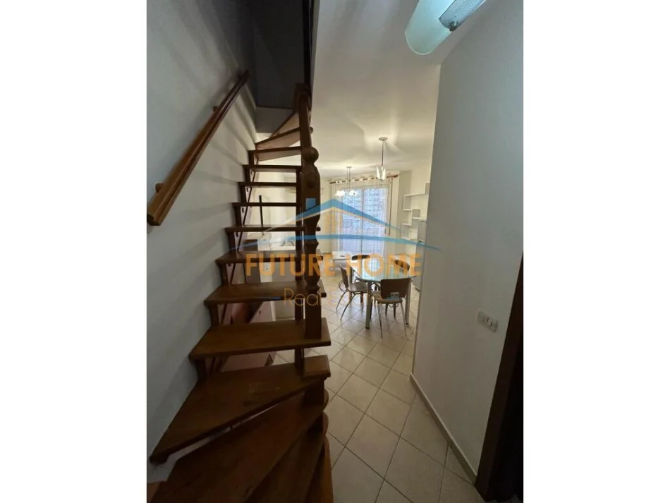 Tirane, jap me qera apartament duplex 2+1 Kati 5, 67 m² 500 € (RRUGA ASIM VOKSHI)